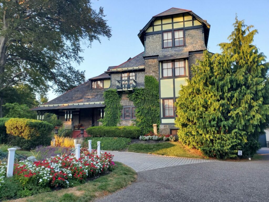 Knowlton Mansion